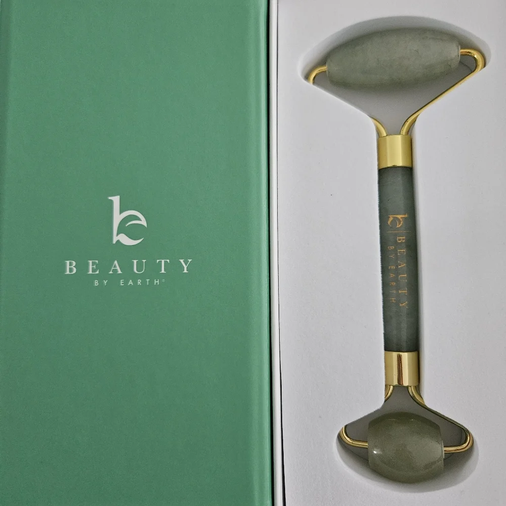 Beauty by Earth Bundle...Jade Roller plus pkg of 2 Exfoliating Loofahs...NEW - Picture 3 of 3